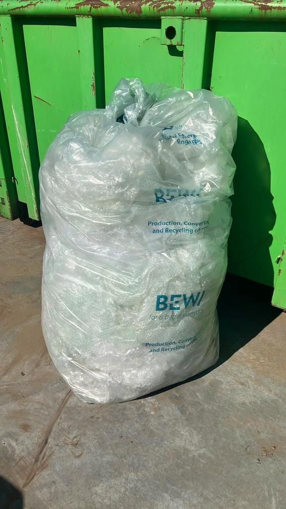 Propere gebruikte noppenfolie(werking intact), Hobby en Vrije tijd, Knutselen, Gebruikt, Overige typen, Ophalen