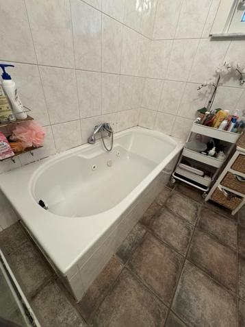 A vendre salle de bain beschikbaar voor biedingen