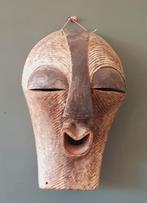 Expressief Afrikaans vogelmasker, Envoi