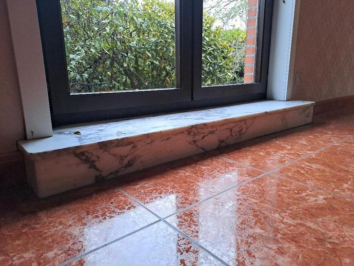 Carrara marmeren venstertabletten – totaal 5,15 m², Doe-het-zelf en Bouw, Plinten en Afwerking, Zo goed als nieuw, Vensterbanken