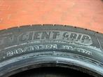 2 stuks Goodyear efficient grip cargo 215/60R17C, Auto-onderdelen, Banden en Velgen, Ophalen, Nieuw, 17 inch, Band(en)