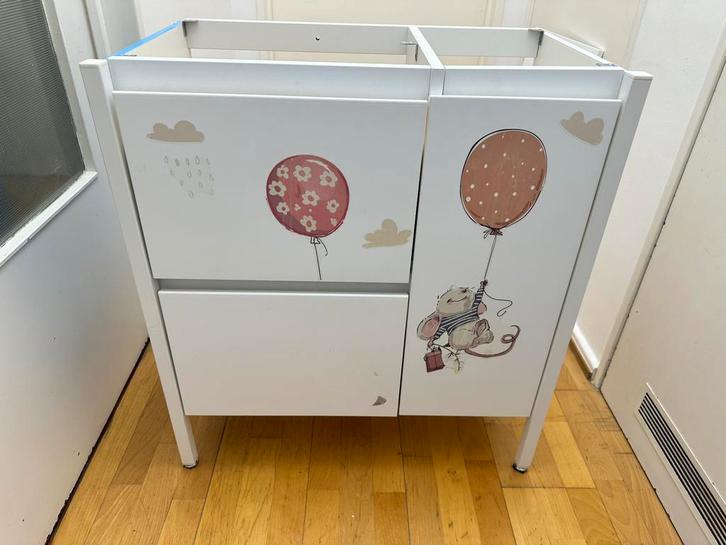 IKEA houten badkamermeubel, zeer stevig, metalen poten, Huis en Inrichting, Badkamer | Badkamermeubels, Zo goed als nieuw, Ophalen of Verzenden