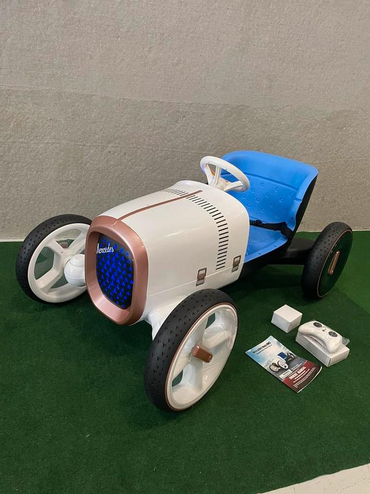 Nieuwe Mercedes elektrische kinderauto met afstandsbediening, Kinderen en Baby's, Speelgoed | Buiten | Accuvoertuigen, Nieuw, Ophalen