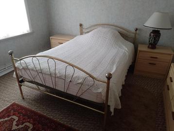 MOOI SLAAPKAMER !! beschikbaar voor biedingen
