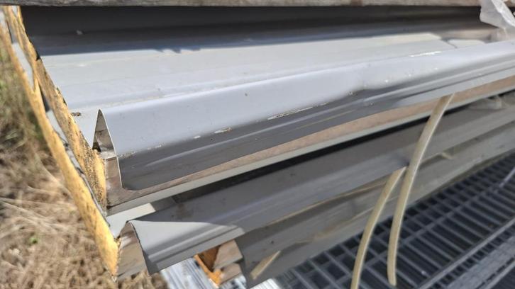 ca 11.5m² sandwich dakplaten 6cm dik licht grijs, Doe-het-zelf en Bouw, Isolatie en Afdichting, Nieuw, Ophalen
