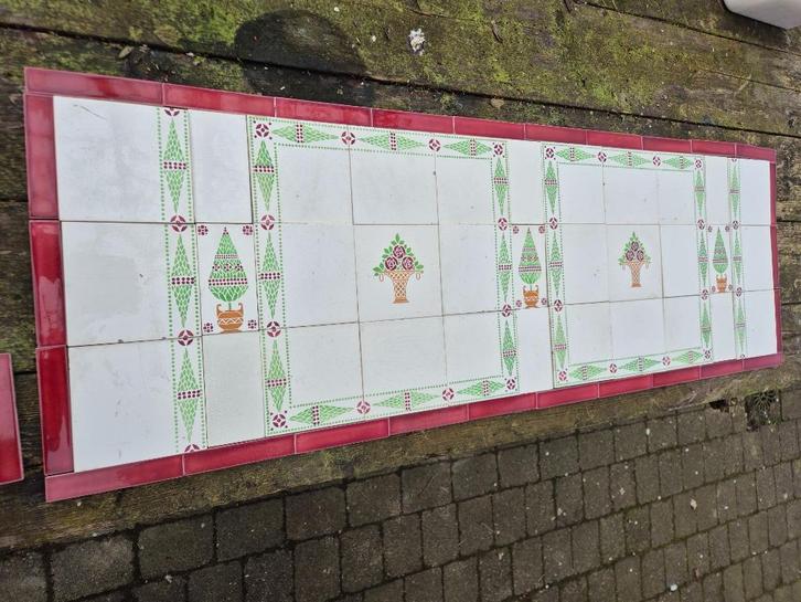 Tegeltableau 151,5cm lang x52/56,5/61cm losse antieke tegels, Antiek en Kunst, Antiek | Wandborden en Tegels, Ophalen