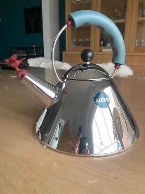 Waterkoker Alessi 9093 - zeer goede staat, Huis en Inrichting, Keuken | Keukenbenodigdheden, Zo goed als nieuw, Ophalen