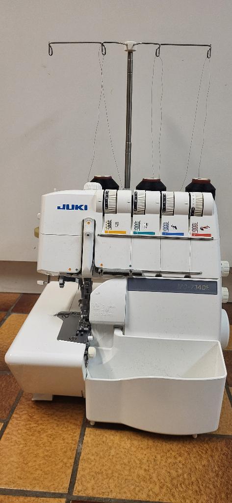 Surjeteuse JUKI MO-734DE, Hobby en Vrije tijd, Naaimachines en Toebehoren, Zo goed als nieuw, Lockmachine, Overige merken, Industrieel