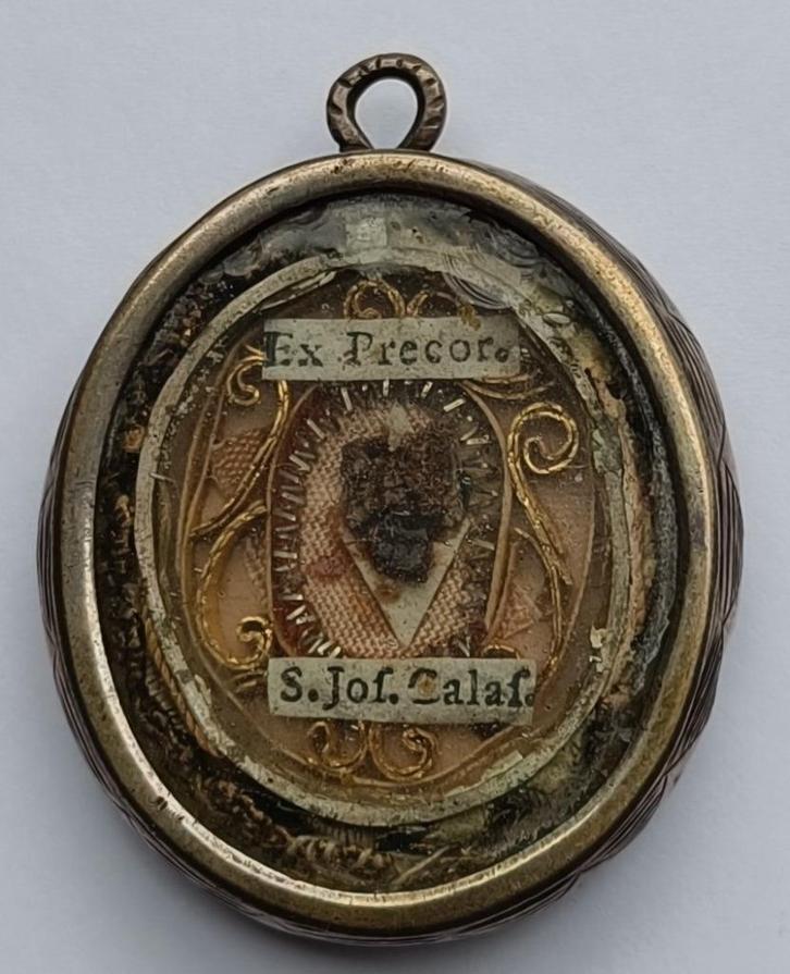 relikwie, Antiek en Kunst, Antiek | Religieuze voorwerpen, Ophalen of Verzenden