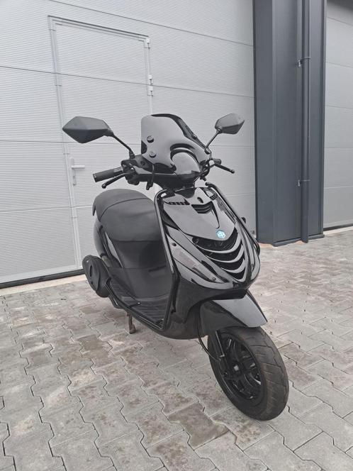 Piaggio Zip 4T Scooter Glans Zwart FULL OPTION (B-klasse), Fietsen en Brommers, Scooters | Piaggio, Zo goed als nieuw, Zip, Klasse B (45 km/u)
