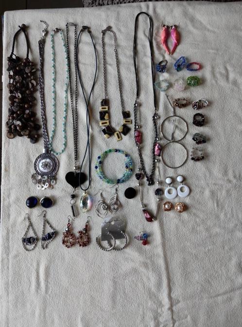 Lot 1. Lot bijoux, Handtassen en Accessoires, Antieke sieraden, Overige typen, Overige materialen, Verzenden