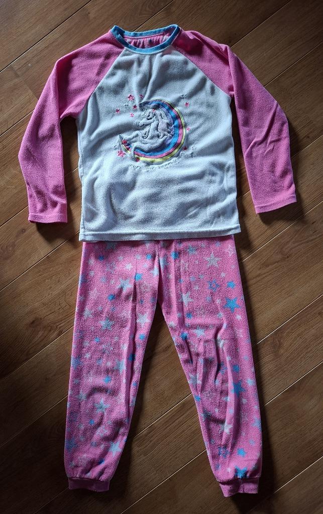 Primark fleece pyjama eenhoorn 134, Kinderen en Baby's, Kinderkleding | Maat 134, Gebruikt, Meisje, Nacht- of Onderkleding, Ophalen of Verzenden