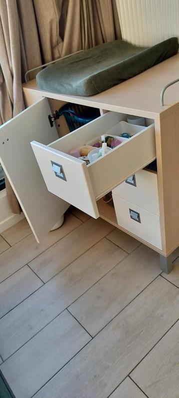 Verzorgingstafel - GRATIS op te halen (Aartselaar)