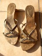 Dames slippers goud - brons kleur maat 40, Slippers, Ophalen of Verzenden, Zo goed als nieuw