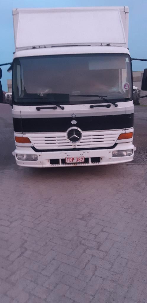 MERCEDES 815 AVEC HAYON EN TRÈS BON ÉTAT, Autos, Camions, Particulier, Attache-remorque, Diesel, Enlèvement