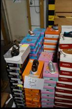 Lot de chaussures  de marques pour enfant 370 piece, Enlèvement