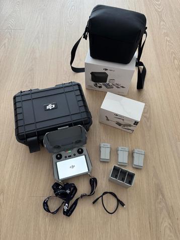 DJI Mini 3 Fly More Combo + Smart Controller - Als nieuw beschikbaar voor biedingen