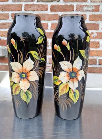 2 hand beschilderde glazen vazen, Antiek en Kunst, Antiek | Vazen, Ophalen