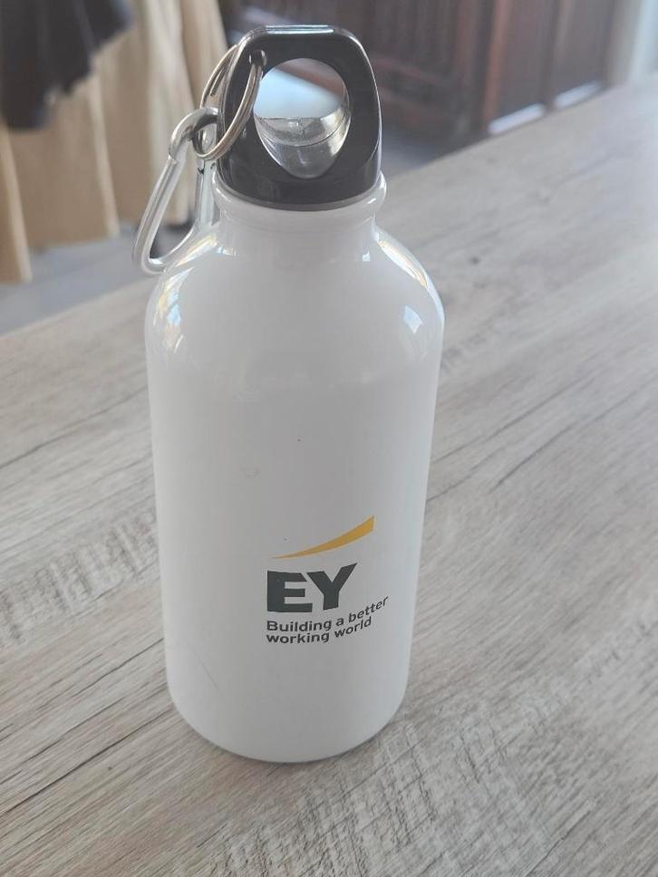 EY "Building a Better Working World" Drinkfles, Sport en Fitness, Drinkbussen, Nieuw, Ophalen of Verzenden