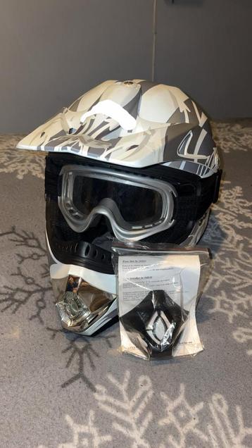 Crosshelm tnt met bril en extra mondstuk zo goed als nieuw beschikbaar voor biedingen