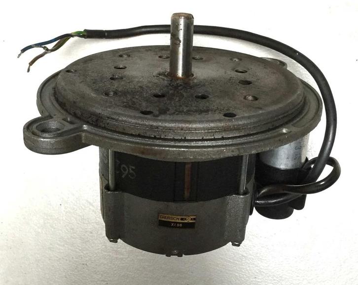 MOTOR 220 volt 90 watt, 2700 toeren. Diverse toepassingen, Doe-het-zelf en Bouw, Motoren, Zo goed als nieuw, Elektromotor, 1800 rpm of meer