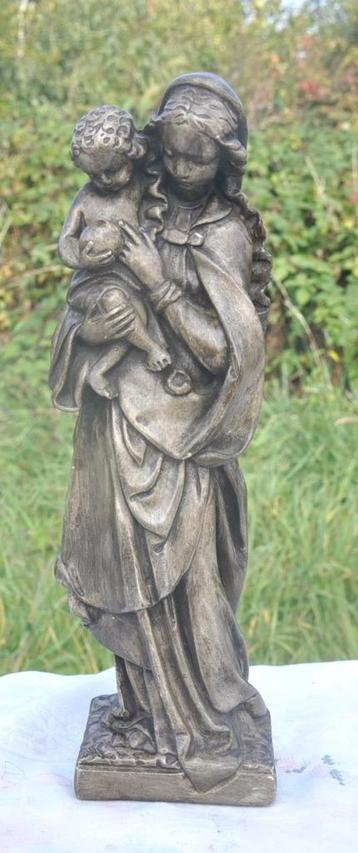 vierge a l'enfant en platre peint imitation bronze  beschikbaar voor biedingen