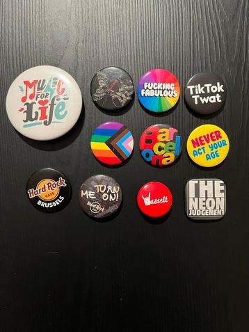 Set van 11 coole buttons / pins beschikbaar voor biedingen