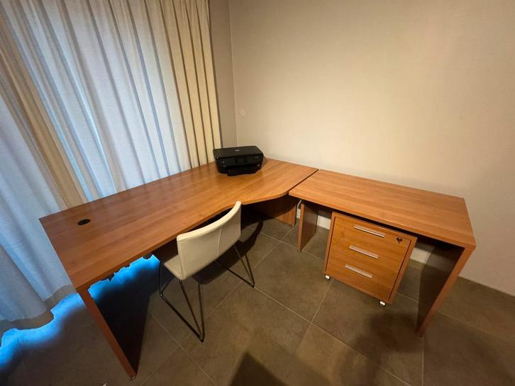 Compleet bureaumeubel met kast., Huis en Inrichting, Bureaus, Zo goed als nieuw, Ophalen