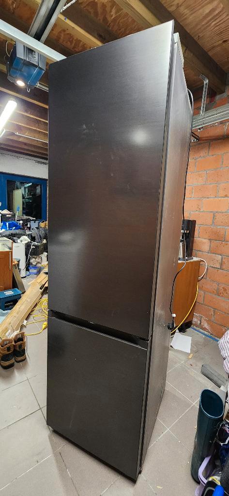 Koelkast + diepvriezer Samsung rb38a7b6ab1, Elektronische apparatuur, Koelkasten en IJskasten, Gebruikt, Met aparte vriezer, 200 liter of meer