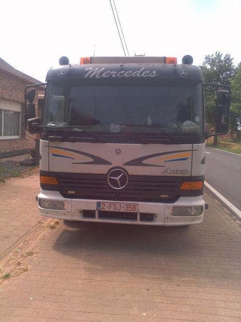 Mercedes atego kippper met kraan en grijper, Auto's, Vrachtwagens, Particulier, Mercedes-Benz, Diesel, 2 deurs, Handgeschakeld