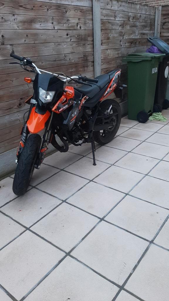 Generic ksr 50sm, Vélos & Vélomoteurs, Cyclomoteurs | Derbi, Utilisé, Classe B (45 km/h), Enlèvement