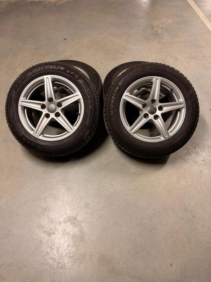 Wielen Audi A4, Auto-onderdelen, Banden en Velgen, Velg(en), Winterbanden, 16 inch, 205 mm, Personenwagen, Gebruikt, Ophalen