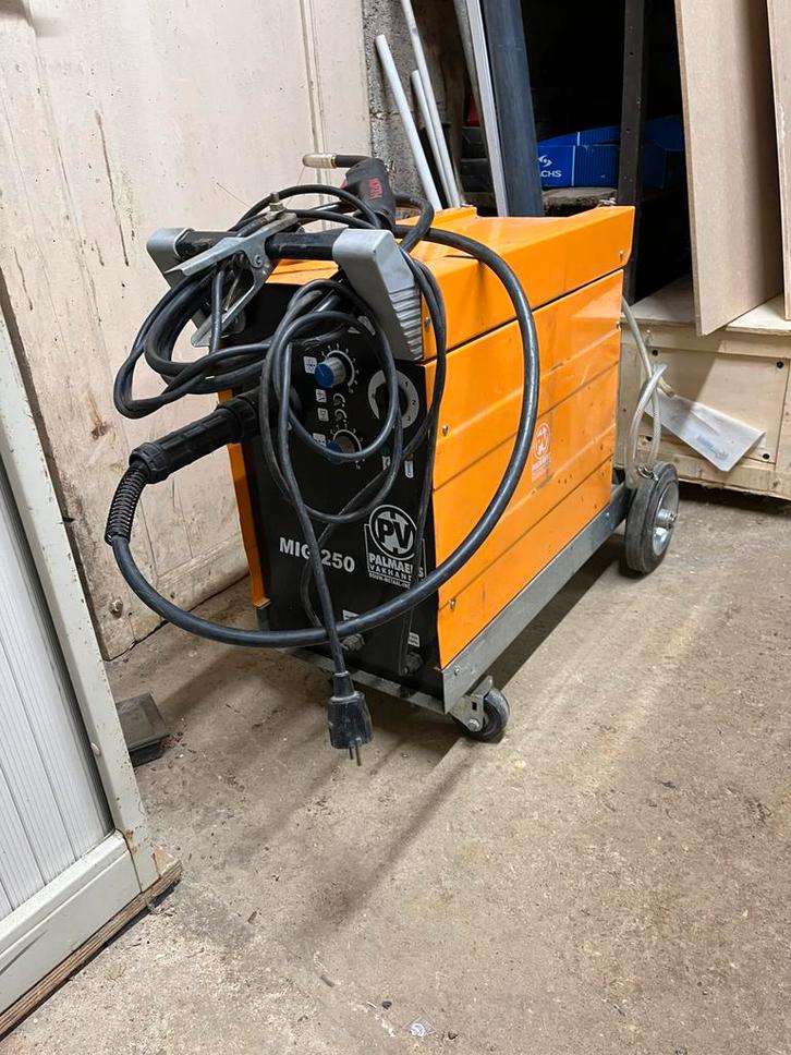 Halfautomaat MIG250, Doe-het-zelf en Bouw, Gereedschap | Lasapparaten, Gebruikt, CO2, 150 tot 250 ampère, Ophalen