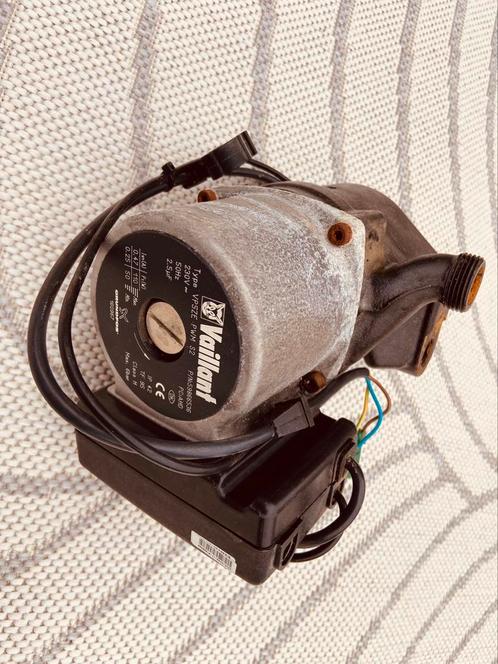 Circulatiepomp Vaillant Grundfos, onderdelen, Doe-het-zelf en Bouw, Sanitair, Zo goed als nieuw, Ophalen