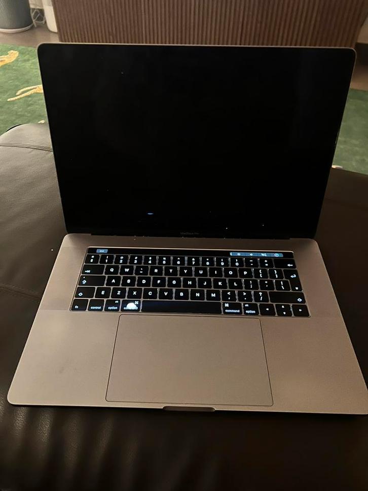 Macbook pro 15 inch 2017, Informatique & Logiciels, Apple Macbooks, Comme neuf, MacBook, 15 pouces, 16 GB, Enlèvement