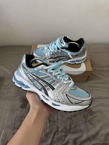 Asics Gel Kayano 14 beschikbaar voor biedingen