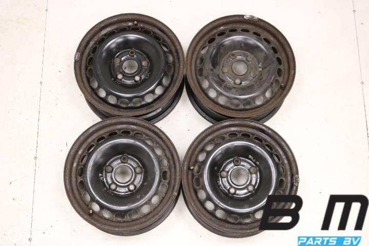 Set 15 inch stalen velgen VW Golf 6 / Touran ., Auto-onderdelen, Banden en Velgen, Velg(en), Gebruikt