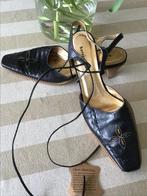 Belles chaussures tendance en cuir spécial avec cordons 38, Vêtements | Femmes, Noir, Enlèvement ou Envoi