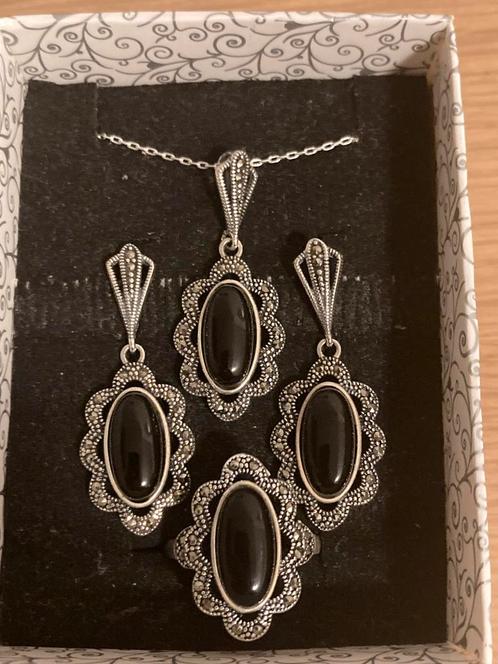 Antieke zilveren onyx setje, Bijoux, Sacs & Beauté, Bijoux anciens, Boucles d'oreilles, Argent, Avec pierre précieuse, Enlèvement ou Envoi