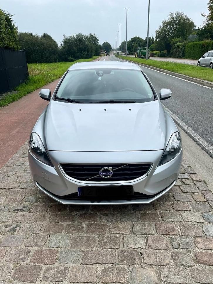Volvo V40 D2 2.0 AUTOMAAT ++GOEDE STAAT++, Auto's, Volvo, Particulier, V40, Airbags, Airconditioning, Alarm, Bluetooth, Centrale vergrendeling