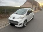 Peugeot 107 2011 1.0i 135000km, Auto's, Peugeot, Euro 5, Zwart, Wit, 5 deurs