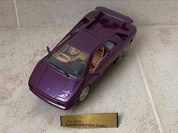 Heel veel verschillende 1:18 schaalmodellen, Hobby en Vrije tijd, Modelauto's | 1:18, Zo goed als nieuw, Auto, Burago, Ophalen of Verzenden