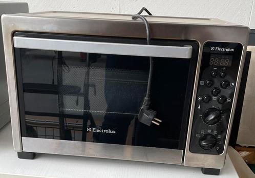 De Electrolux ESO955 is een compacte, multifunctionele oven, Elektronische apparatuur, Ovens, Gebruikt, Vrijstaand, Oven, Ophalen