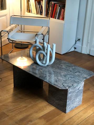 Table basse en granit vintage 1970 beschikbaar voor biedingen