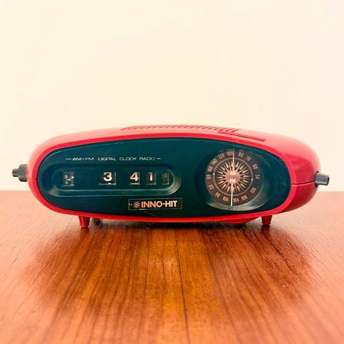 VINTAGE FLIPKLOK RADIOWEKKER INNO-HIT 1976 ZELDZAAM, Antiek en Kunst, Antiek | Tv's en Audio, Verzenden