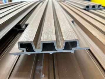 Gevelbekleding teak triple profiel beschikbaar voor biedingen