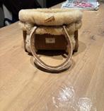 UGG Handtas met pels, Handtassen en Accessoires, Tassen | Damestassen, Ophalen of Verzenden, Zo goed als nieuw, Beige, Handtas