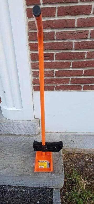 Wieg van de hefboomplaat. beschikbaar voor biedingen