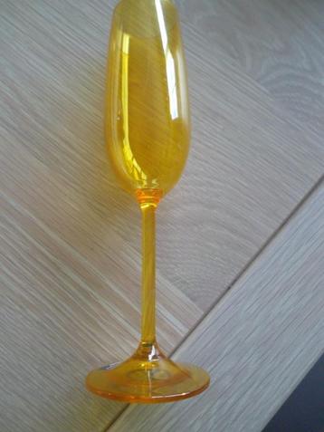 Verre à champagne Leonardo Laurent Perrier jaune, Enlèvement ou Envoi, Utilisé, Champagne
