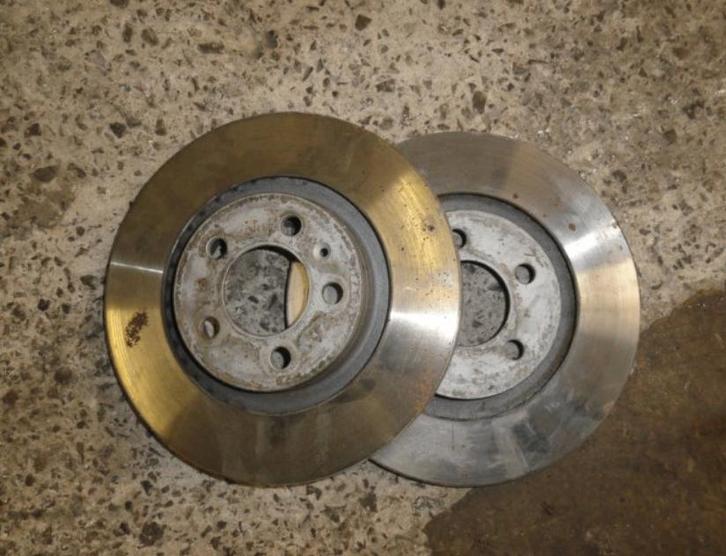 A vendre disques avant VW Audi Seat 90 - 110cv, Auto-onderdelen, Remmen en Aandrijving, Audi, Seat, Volkswagen, Gebruikt, Ophalen